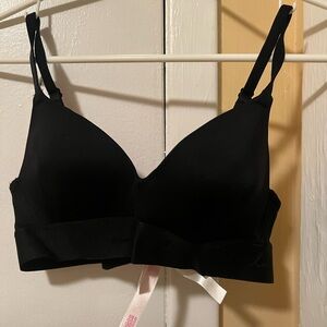 Victoria Secret Elegant Black Women's Bra
Never worn